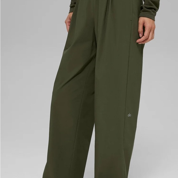 ALO Yoga Dark Olive Wide-Leg Pants size small discounted color - Picture 6 of 6
